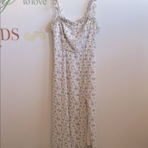Isalis floral long dress w/ slit size M